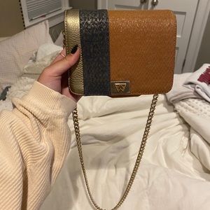Kelly Wynne Crossbody